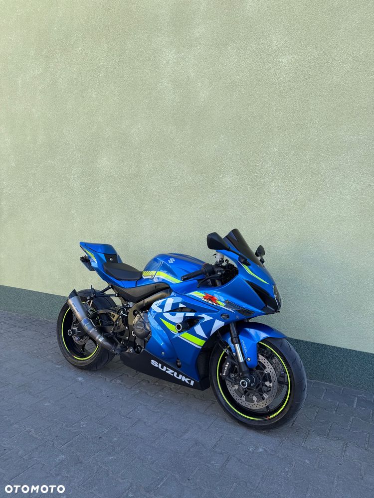Suzuki GSX-R - 1