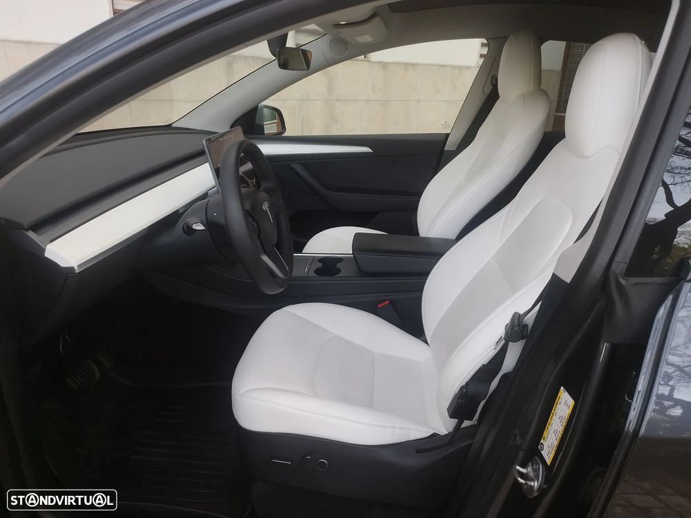 Tesla Model Y Long Range Dual Motor AWD - 6