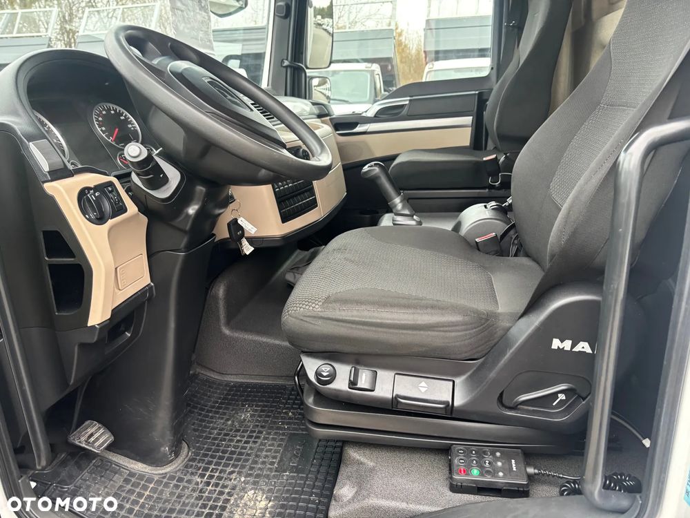 MAN MAN TGL 12 190 CHLODNIA IZOTERM PODWOZIE DO ZABUDOWY - 11