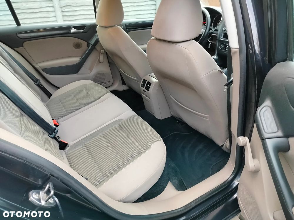 Volkswagen Golf - 11