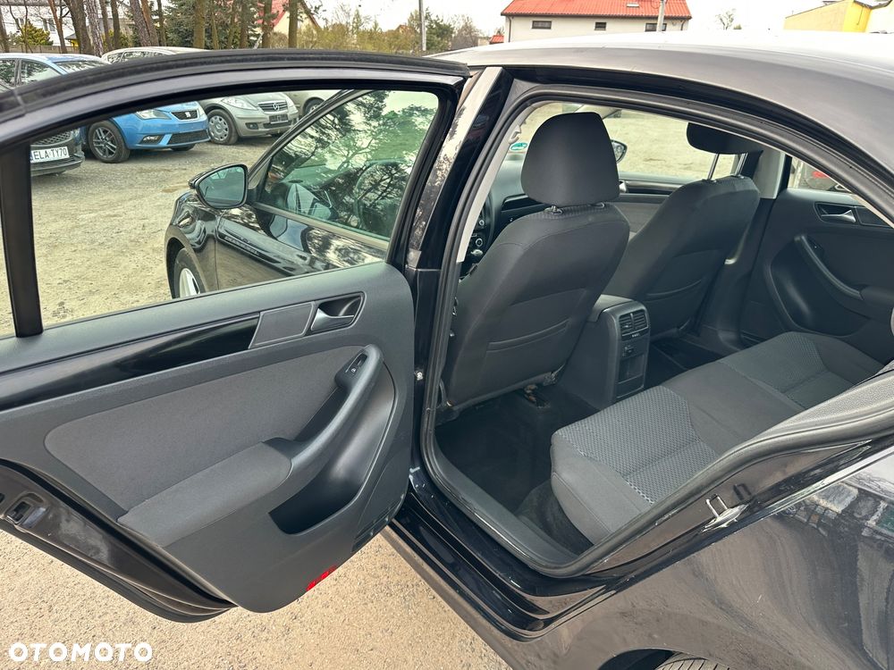 Volkswagen Jetta 1.2 TSI BlueMotion Technology Trendline - 19