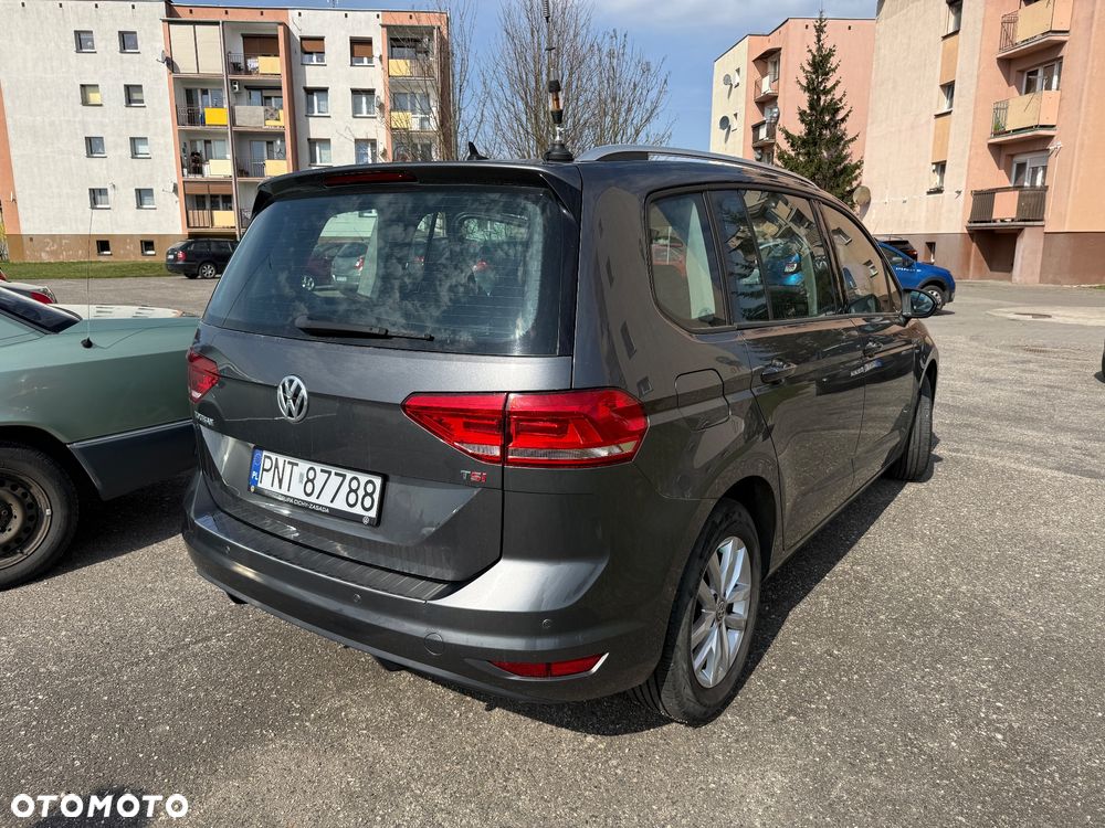 Volkswagen Touran - 3