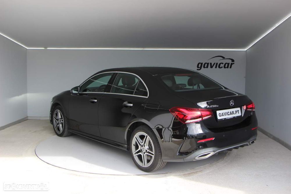 Mercedes-Benz A 250 e AMG Line - 8