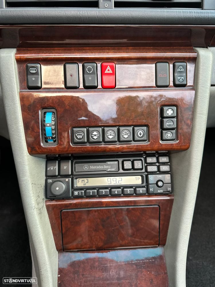 Mercedes-Benz E 200 - 22
