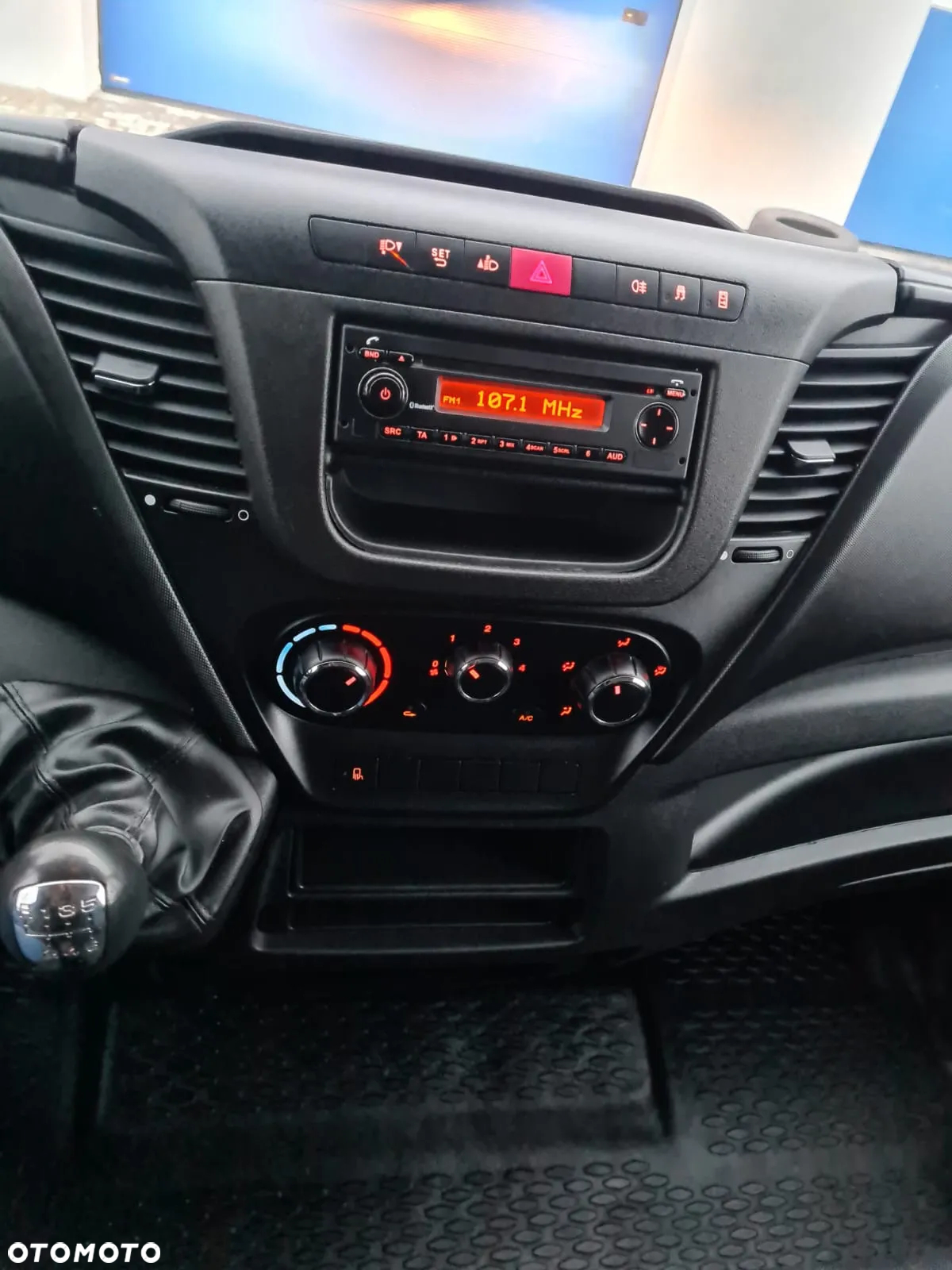 Iveco 35C140 kontener+winda 2019r. - 9