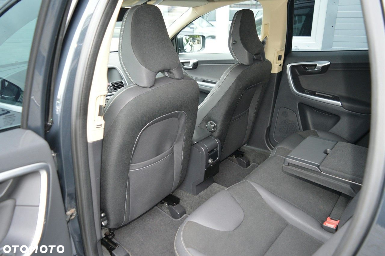 Volvo XC 60 D4 Geartronic Momentum - 30