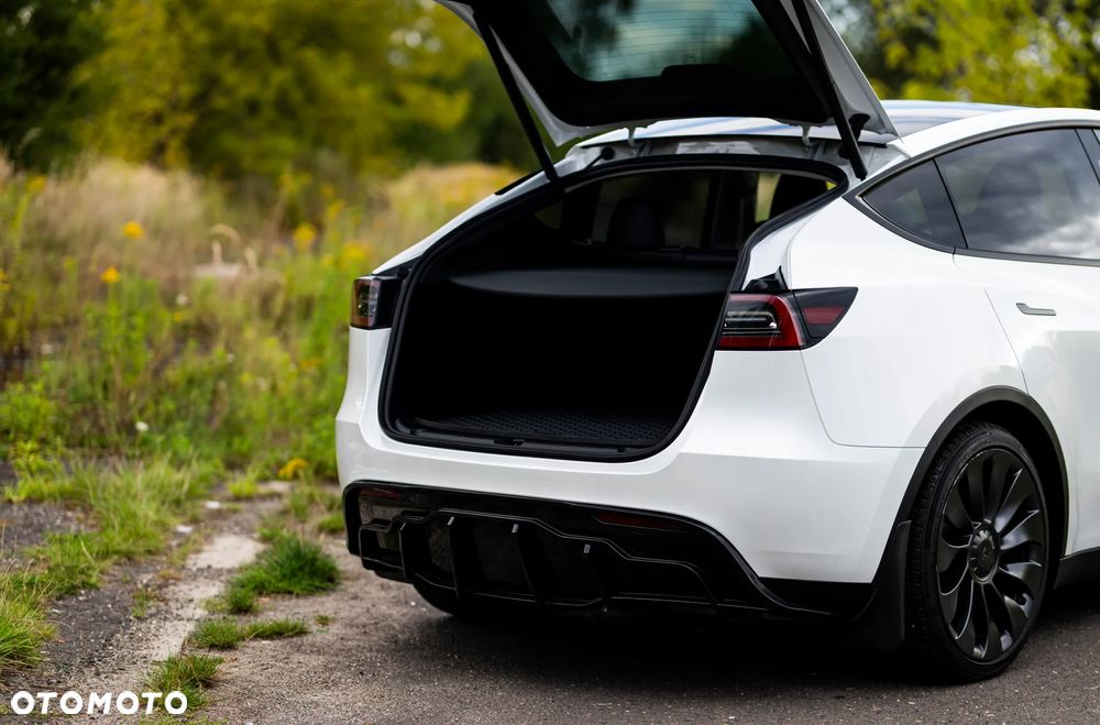 Tesla Y Model RWD - 4