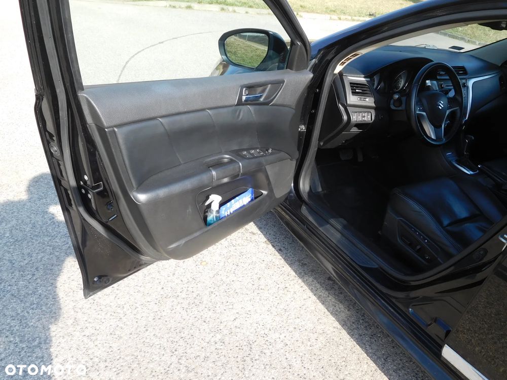 Suzuki Kizashi 2.4 Sport 4WD CVT - 6