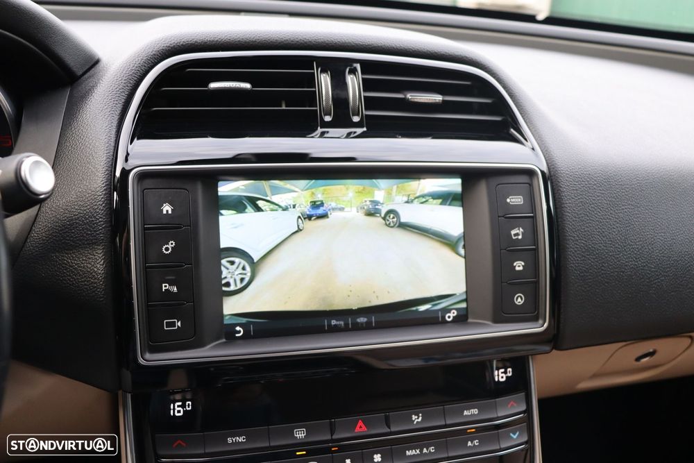 Jaguar XE 2.0 D Prestige Aut. - 12