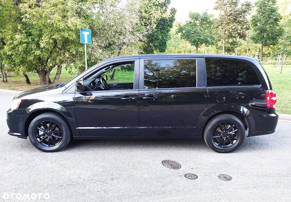 Dodge Grand Caravan - 16