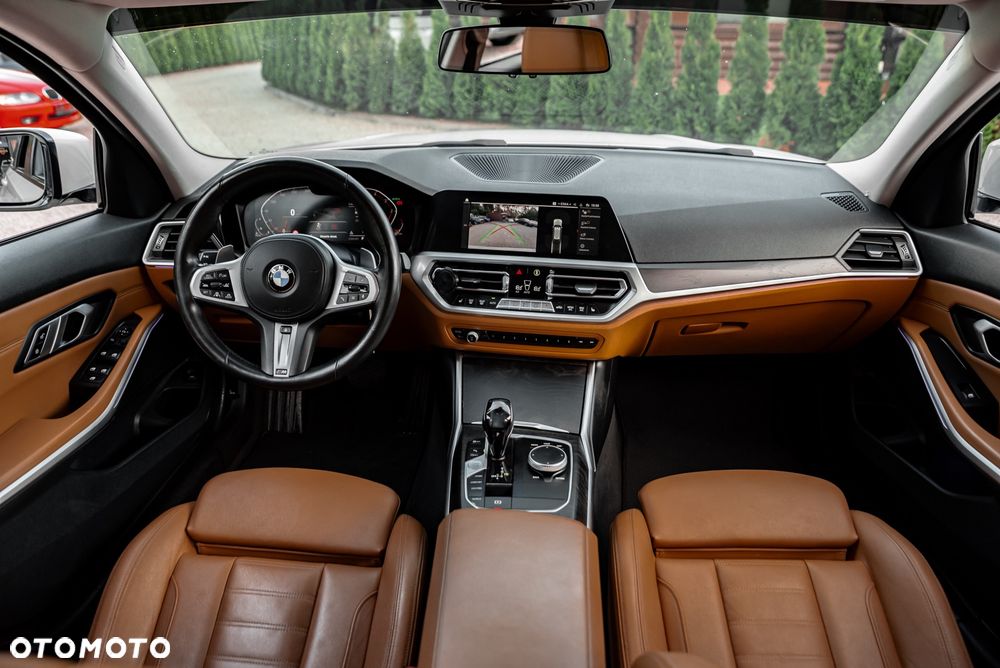 BMW Seria 3 330d xDrive M Sport - 29