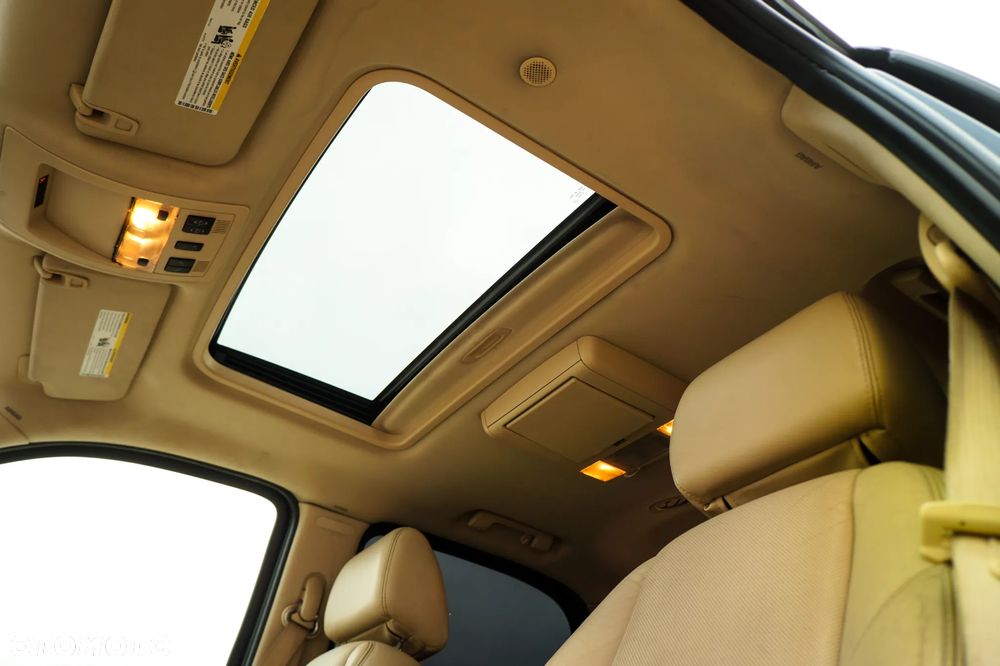 Cadillac Escalade - 16