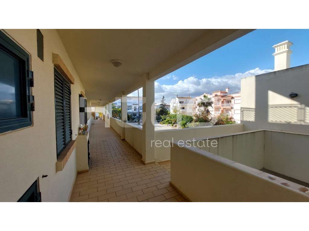 Exclusividade a 200 Metros do Mar T1 com Garagem em Condomínio Priv... - Grande imagem: 3/29