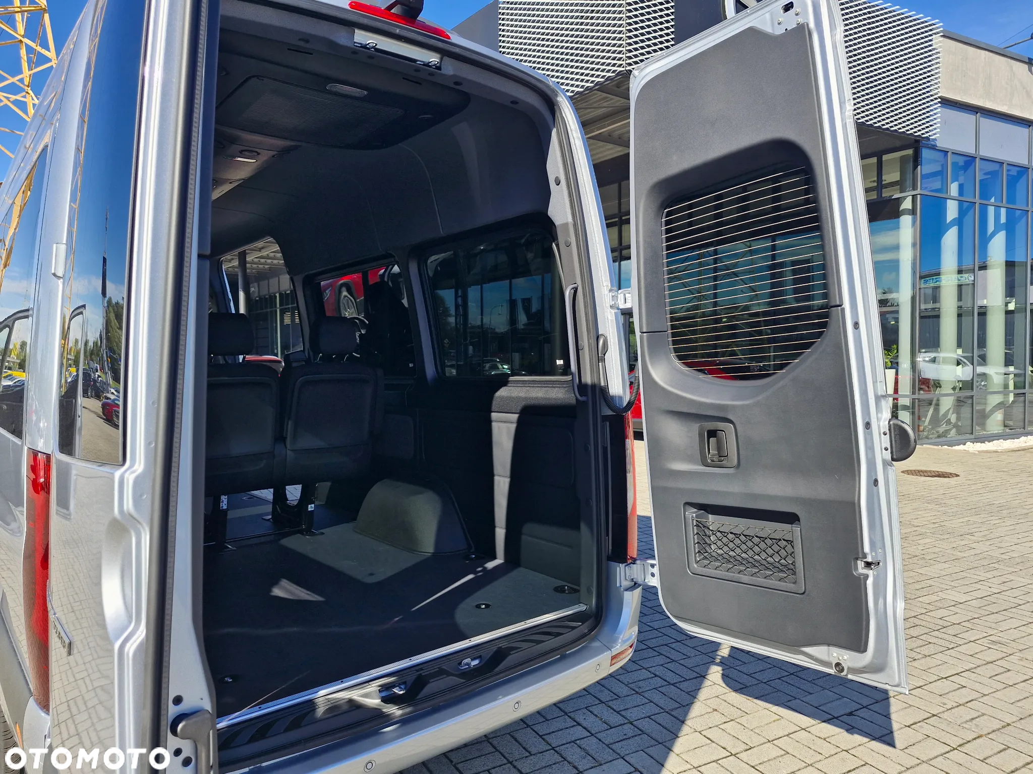 Mercedes-Benz Sprinter - 33
