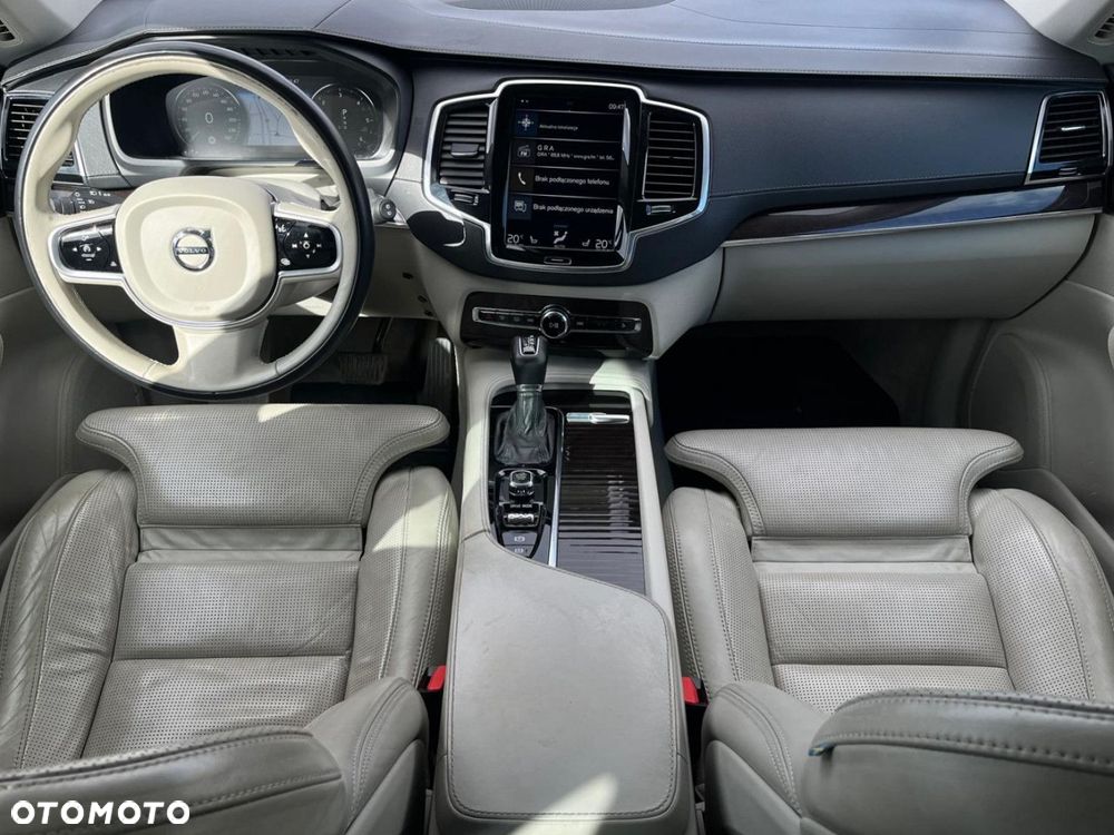 Volvo XC 90 - 13