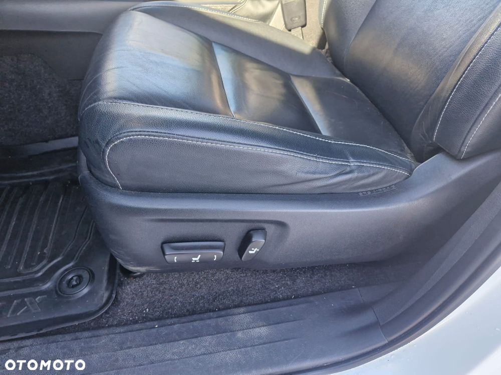 Toyota Hilux 4x4 Double Cab Autm S&S Executive - 24