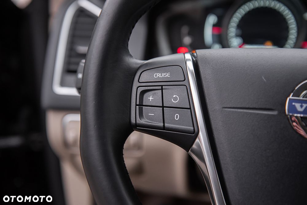 Volvo XC 60 D4 Geartronic Summum - 19