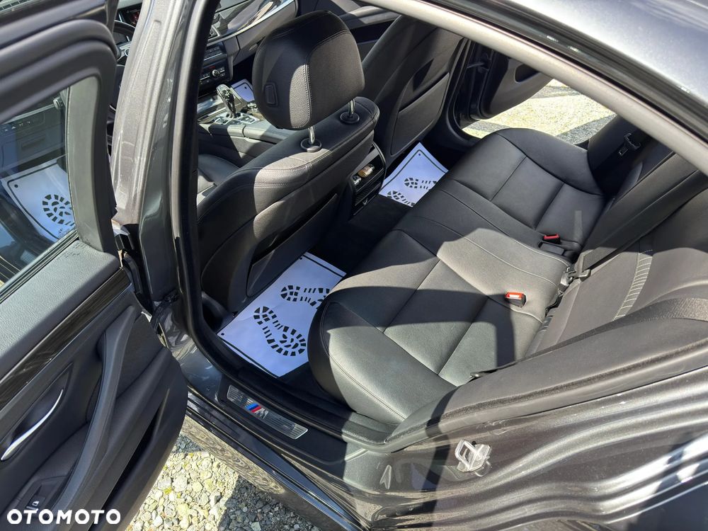 BMW Seria 5 528i xDrive - 32