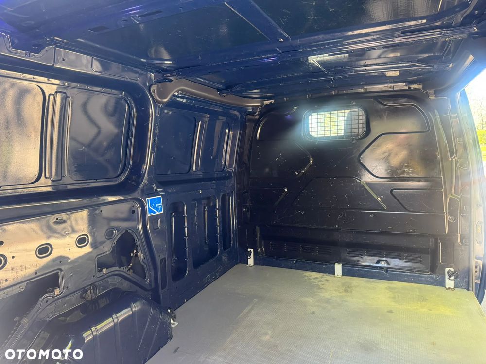 Ford TRANSIT CUSTOM - 11
