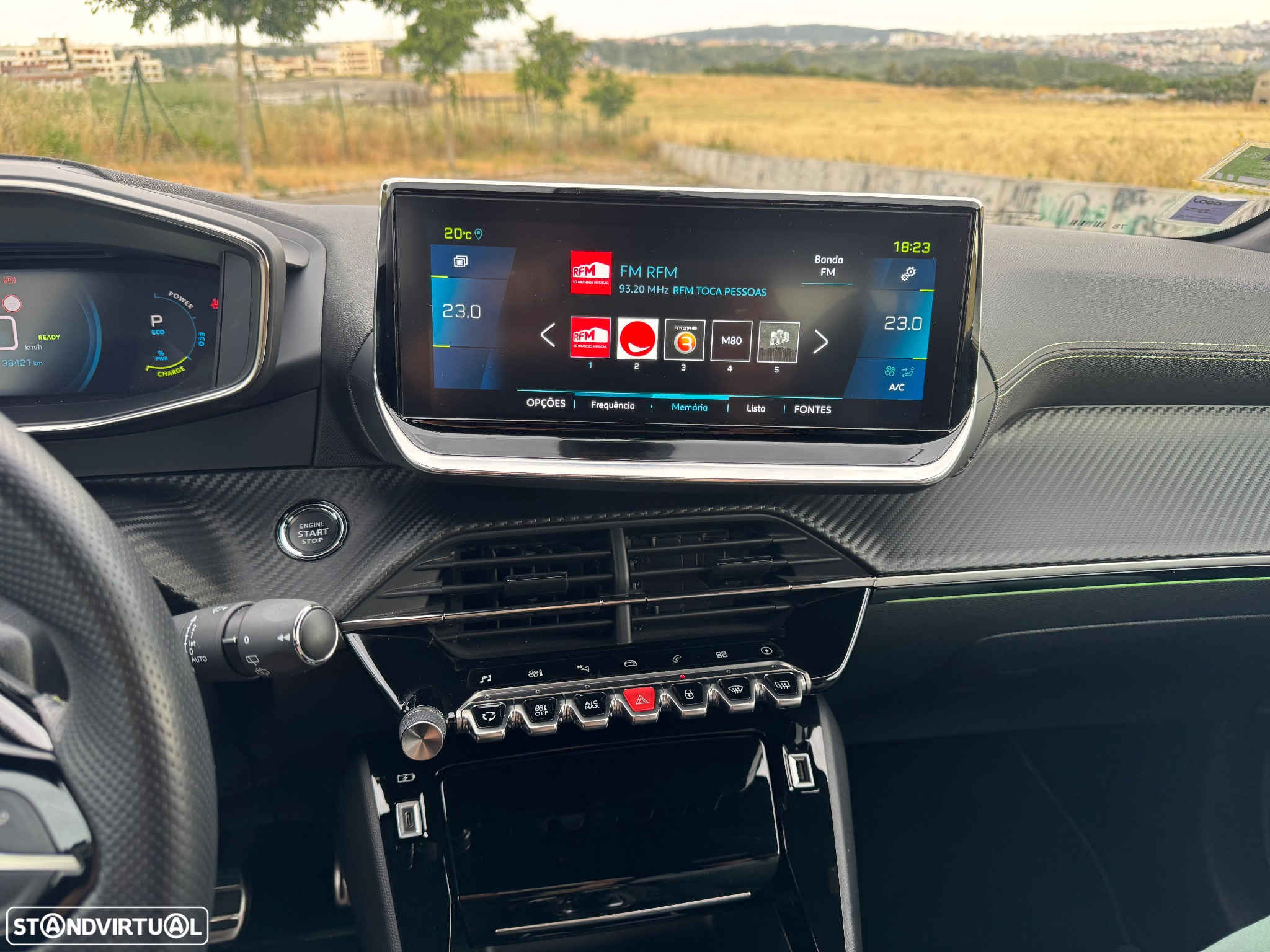 Peugeot e-208 50 kWh GT - 11