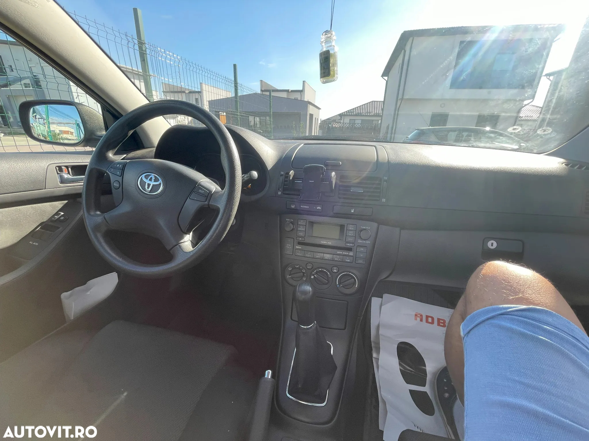 Toyota Avensis - 8