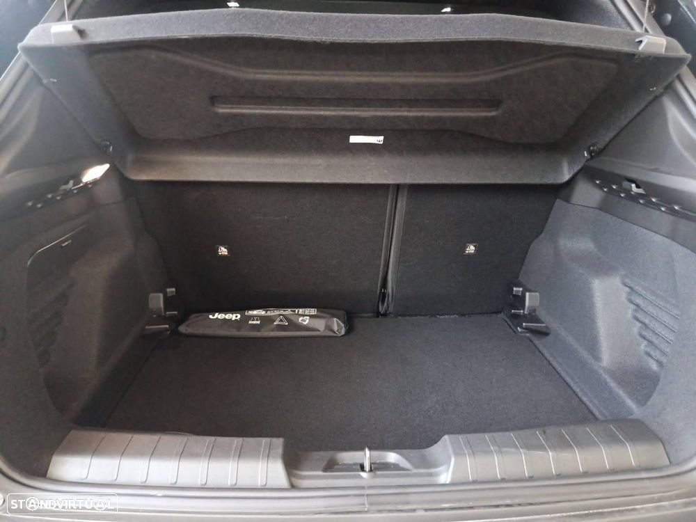 Jeep Avenger 1.2 e-Hybrid Altitude DCT - 6