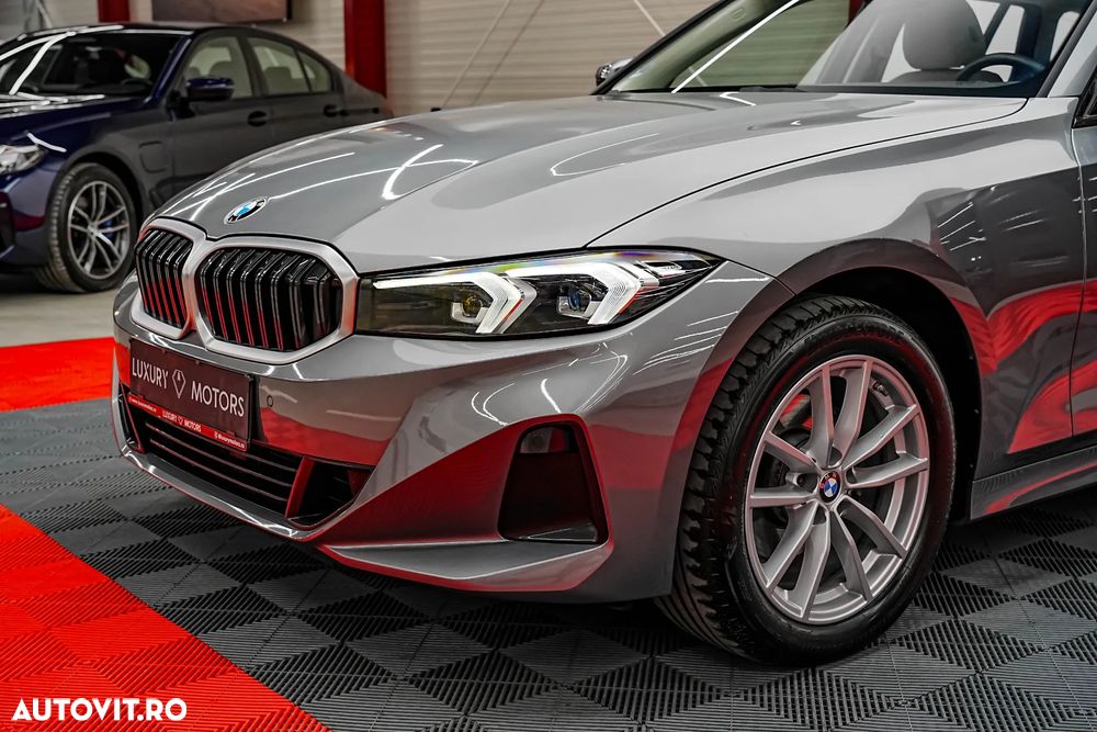 BMW Seria 3 320d Touring xDrive Aut. - 25