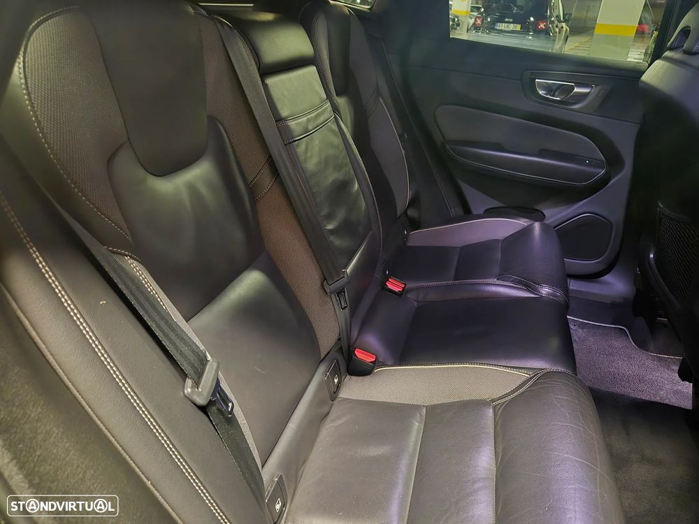 Volvo XC 60 2.0 D4 R-Design Geartronic - 45