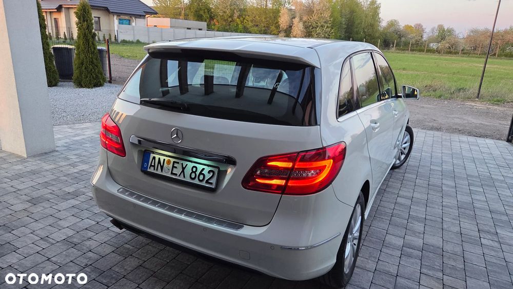 Mercedes-Benz Klasa B 180 (BlueEFFICIENCY) - 21
