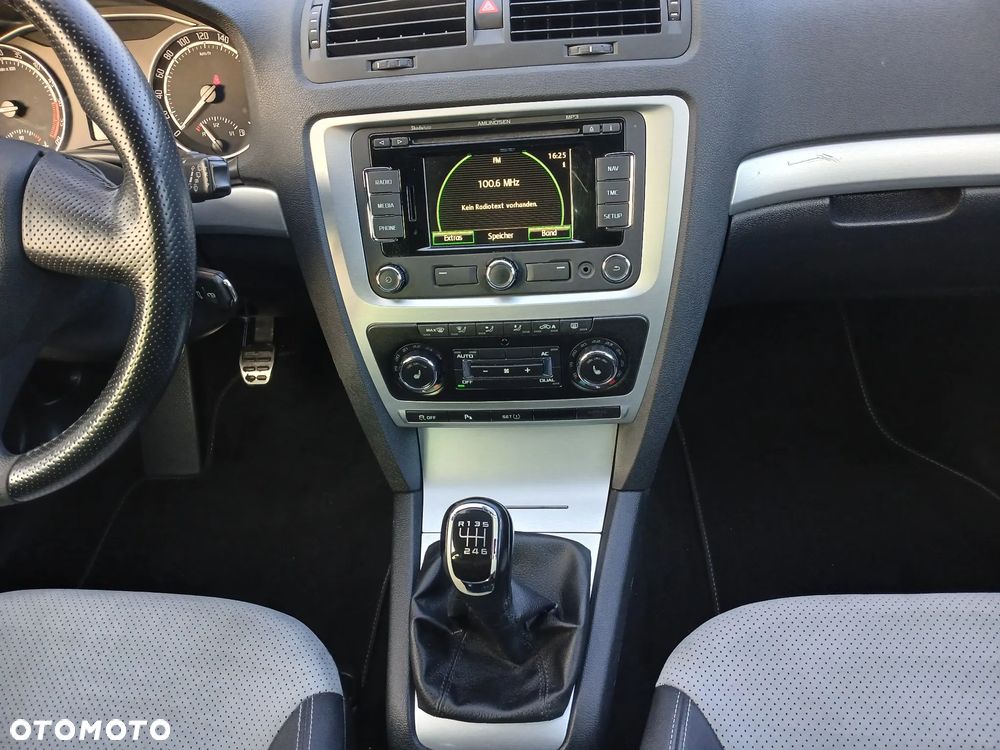 Skoda Octavia 2.0 TDI DPF RS - 21
