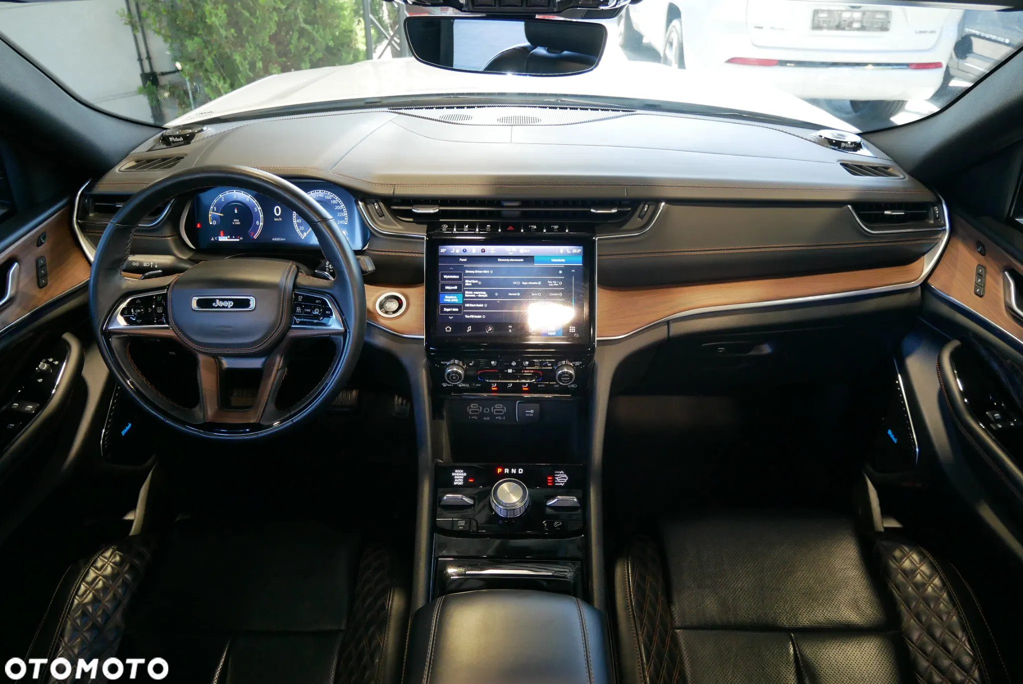 Jeep Grand Cherokee - 18
