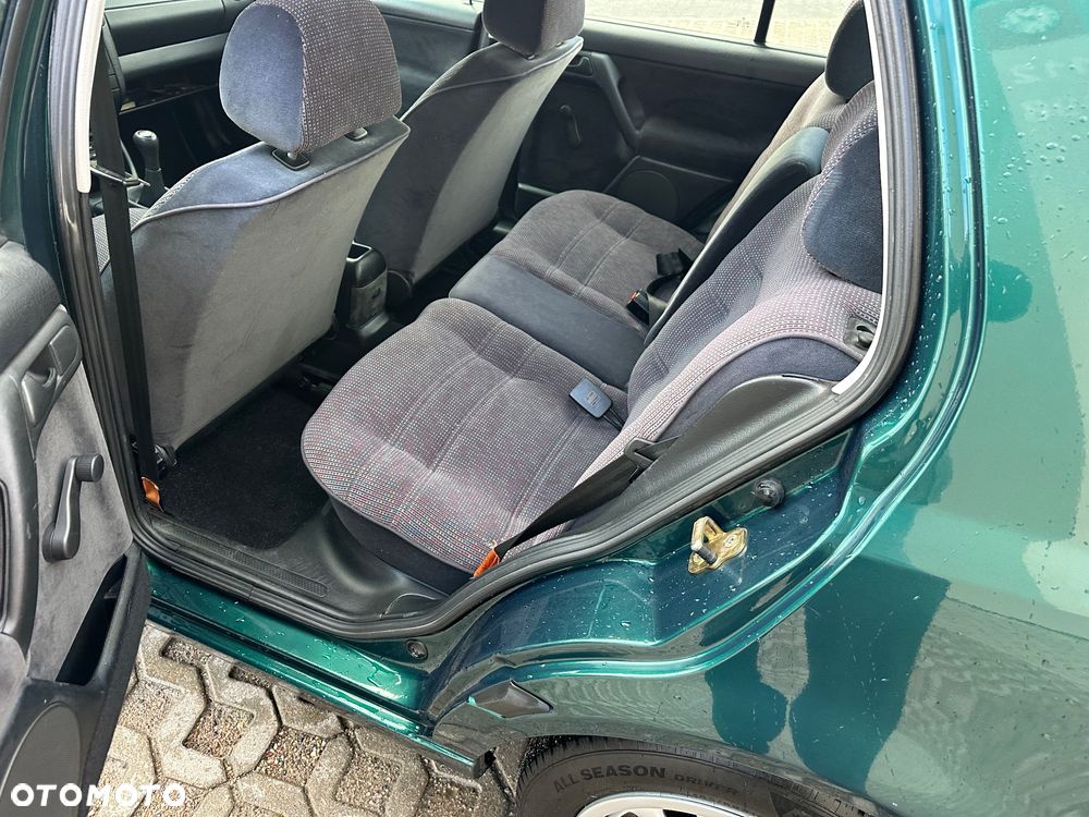 Volkswagen Vento 1.8 GL - 38