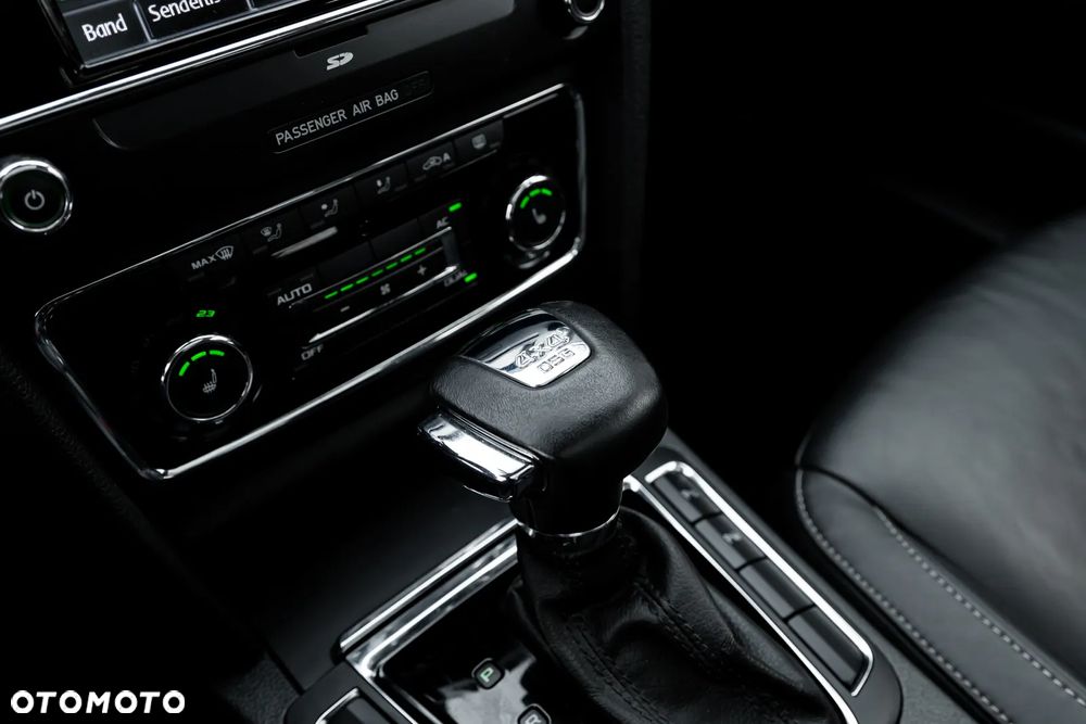 Skoda Superb 3.6 V6 4x4 DSG Elegance - 38