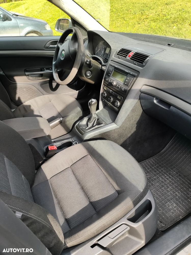 Skoda Octavia 1.6 FSI Trend - 5