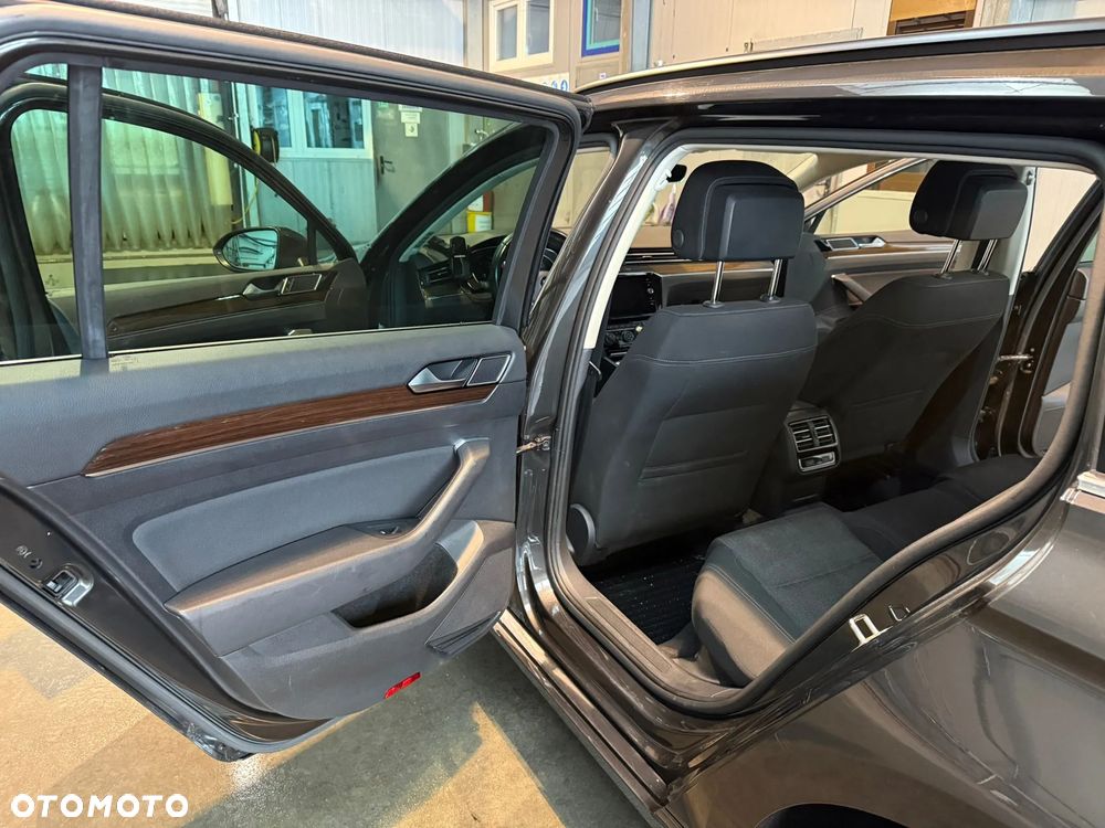 Volkswagen Passat 2.0 TDI SCR Comfortline DSG - 17