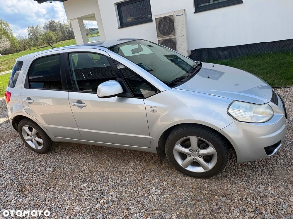 Suzuki SX4 1.6 GLX / Comfort - 1