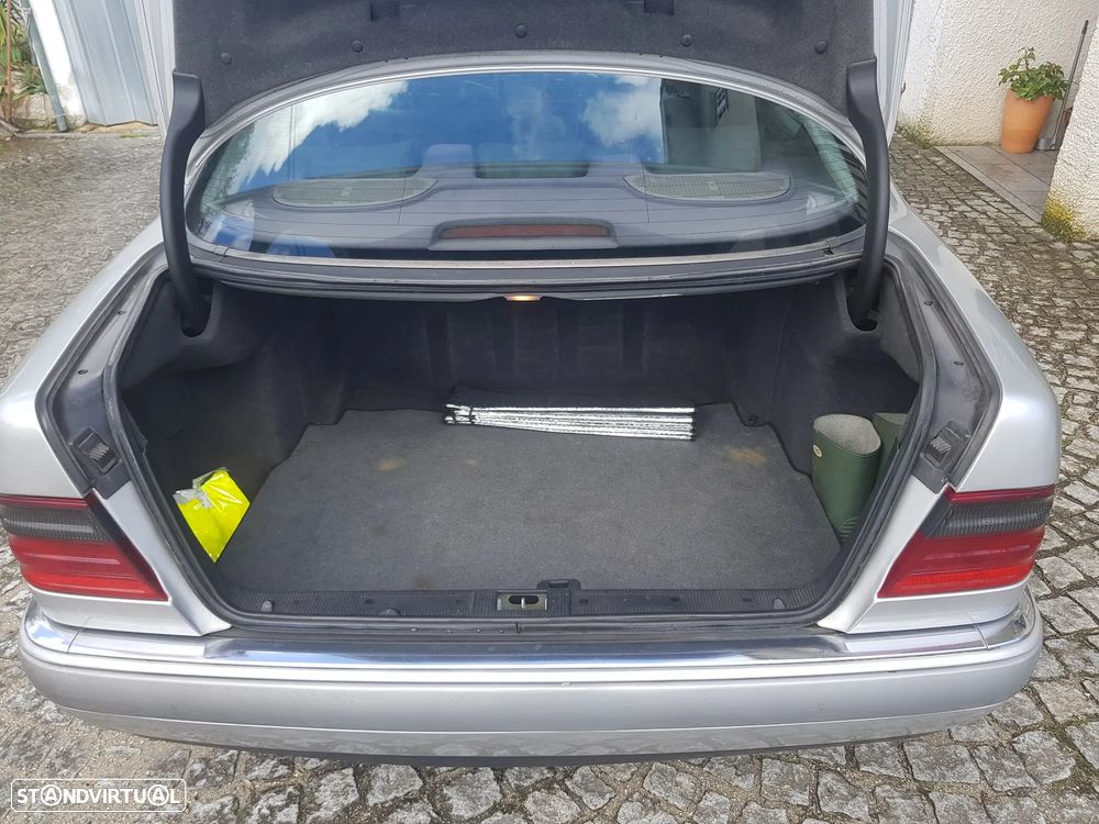 Mercedes-Benz E 220 CDI Classic - 4