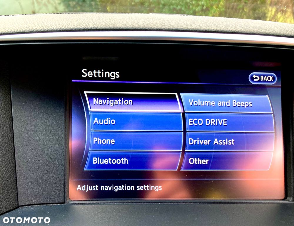 Infiniti Q70 - 10