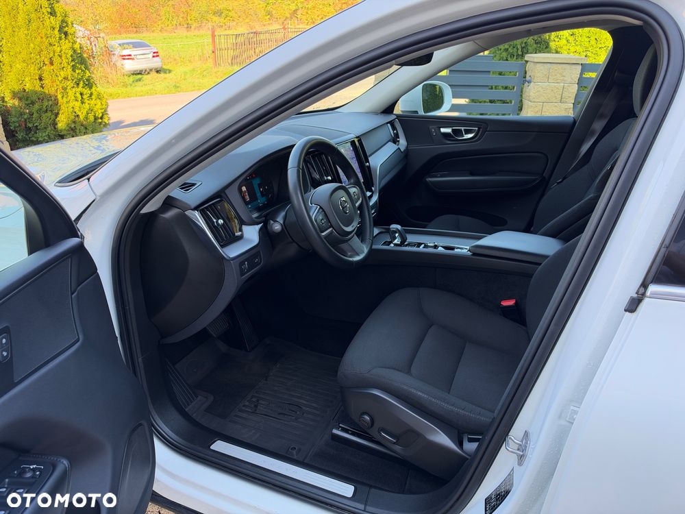 Volvo XC 60 B4 D AWD Momentum Pro - 13