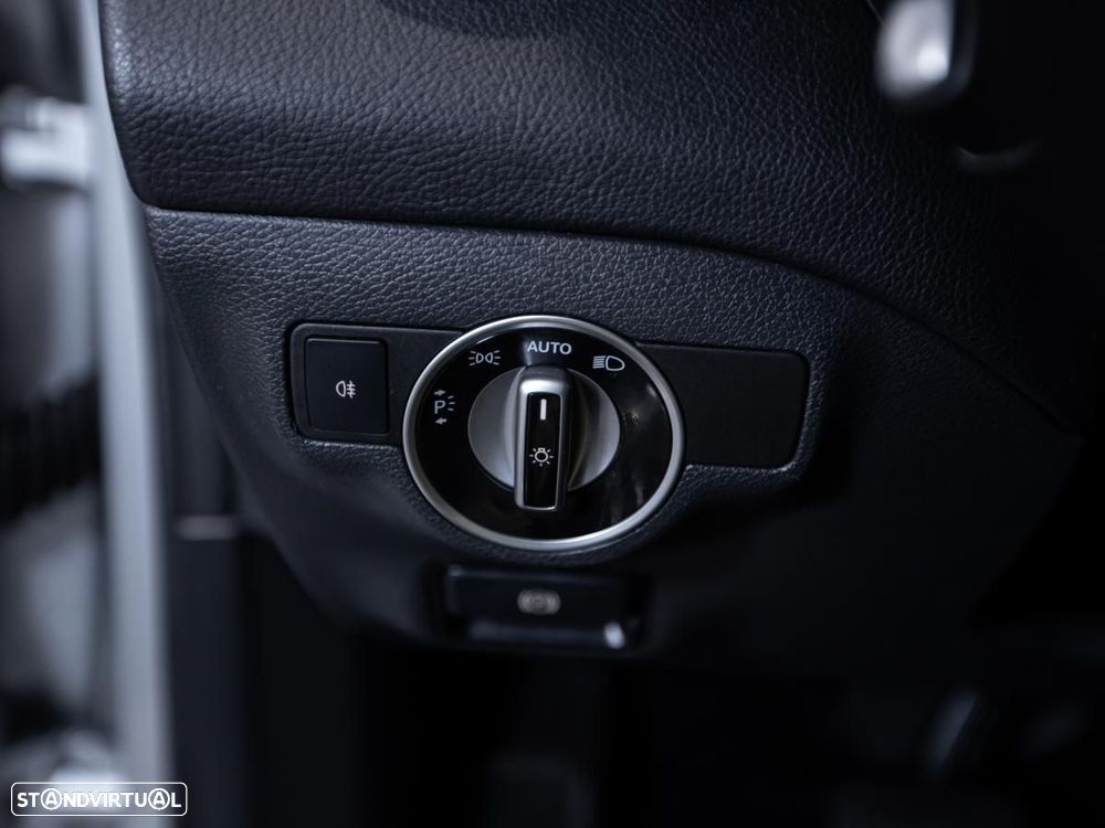 Mercedes-Benz CLA 200 - 16