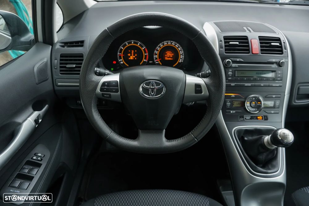 Toyota Auris 1.33 VVT-i Life+ - 28