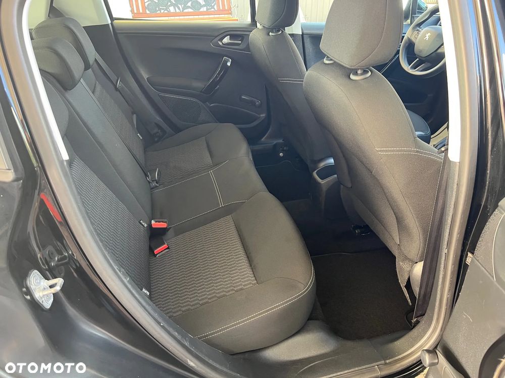 Peugeot 208 1.2 VTi Style - 10
