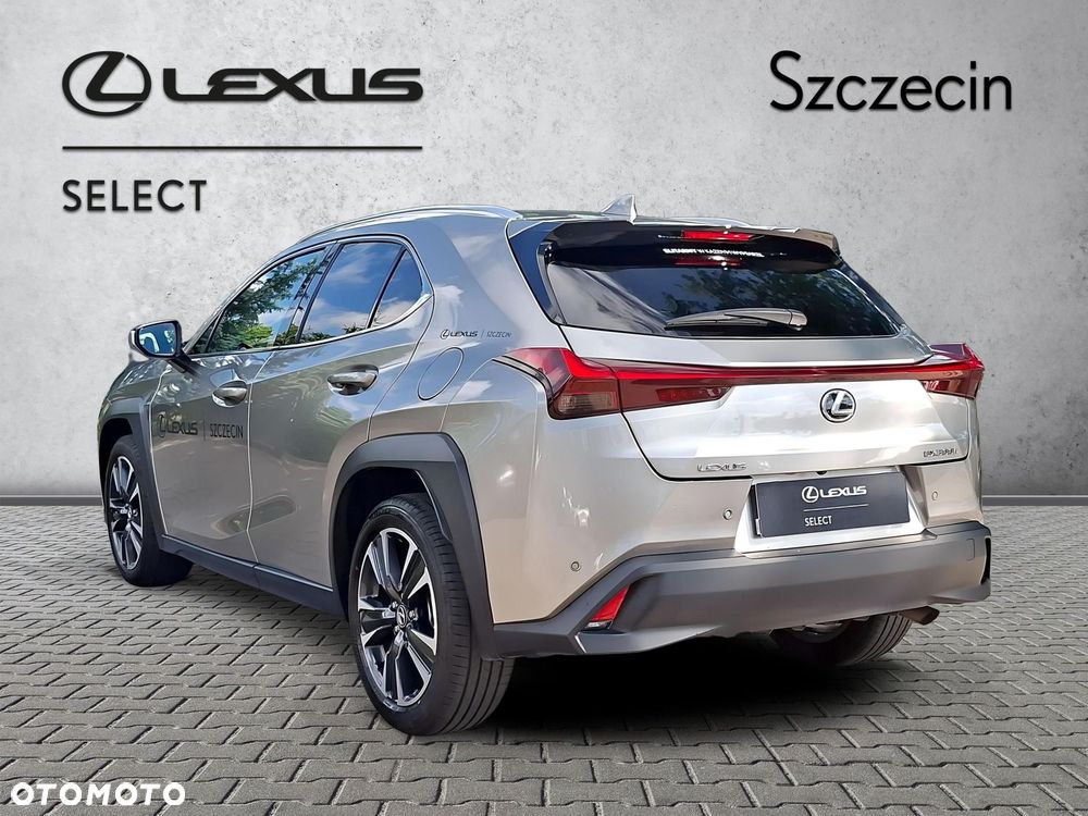 Lexus UX 300h Business - 3