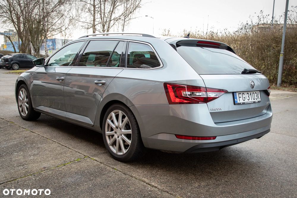 Skoda Superb 2.0 TDI DSG Style - 6