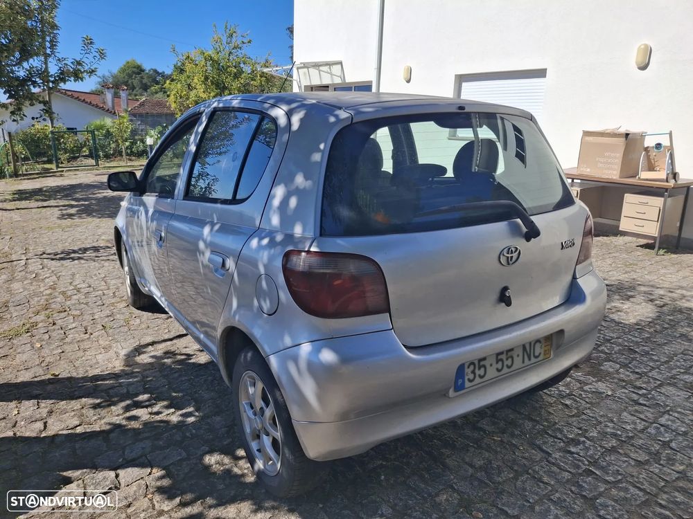 Toyota Yaris 1.0 Base - 2