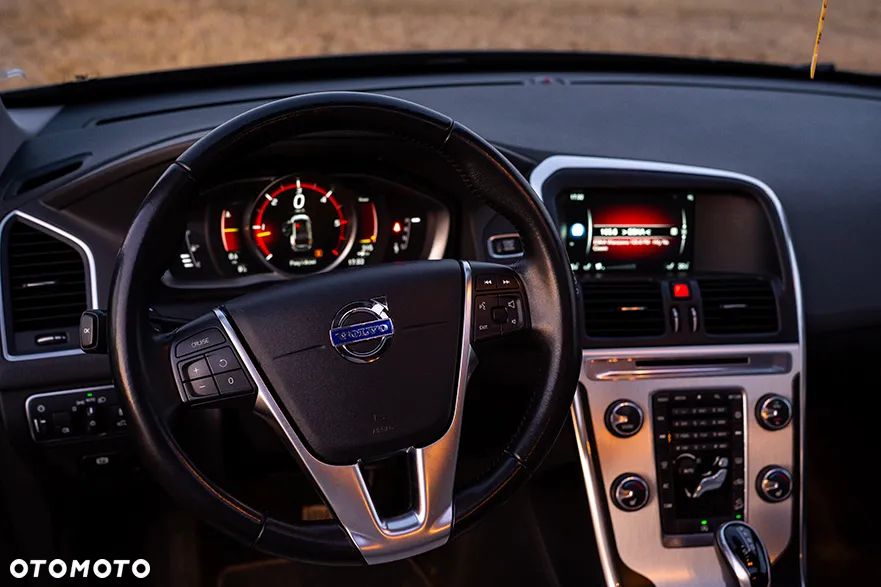 Volvo XC 60 D4 AWD Ocean Race - 29
