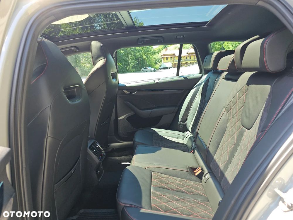 Skoda Octavia 2.0 TDI DSG 4x4 RS - 3