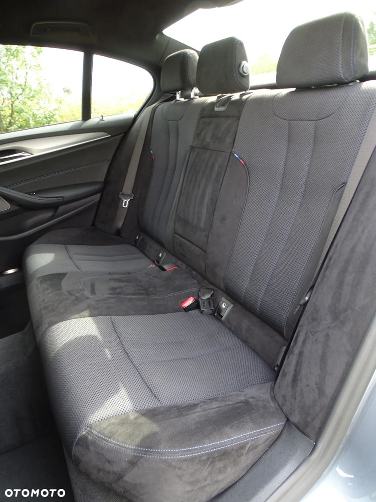 BMW Seria 5 530i GPF xDrive M Sport sport - 33
