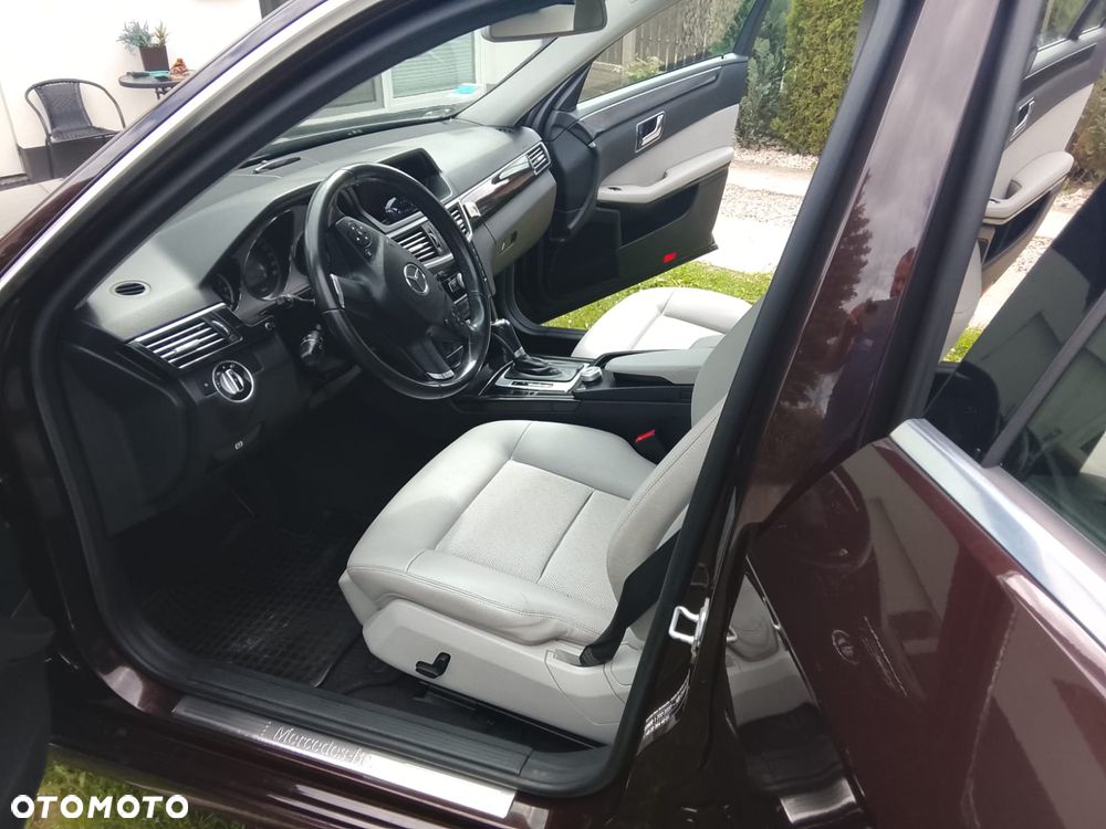 Mercedes-Benz Klasa E 250 CGI BlueEffICIENCY Avantgarde - 3