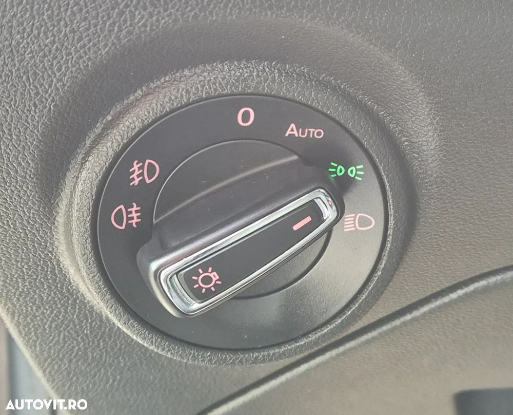 Seat Leon 1.6 TDI ECOMOTIVE Reference - 17